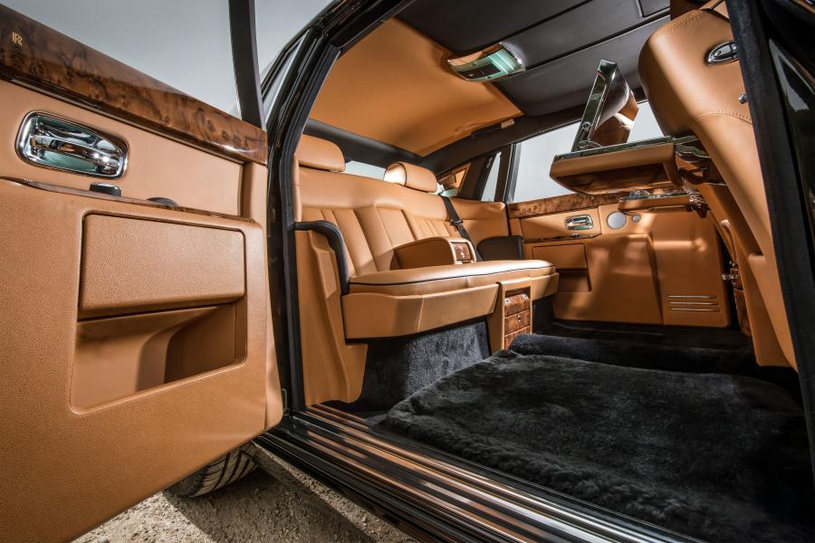  Rolls-Royce Phantom EWB 2012 года  (фото 22 из 34)